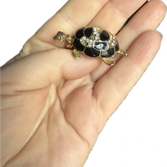 🐢 Vintage Gold Tone and Black Enamel Rhinestone Turtle Brooch Pin - Picture 11 of 14